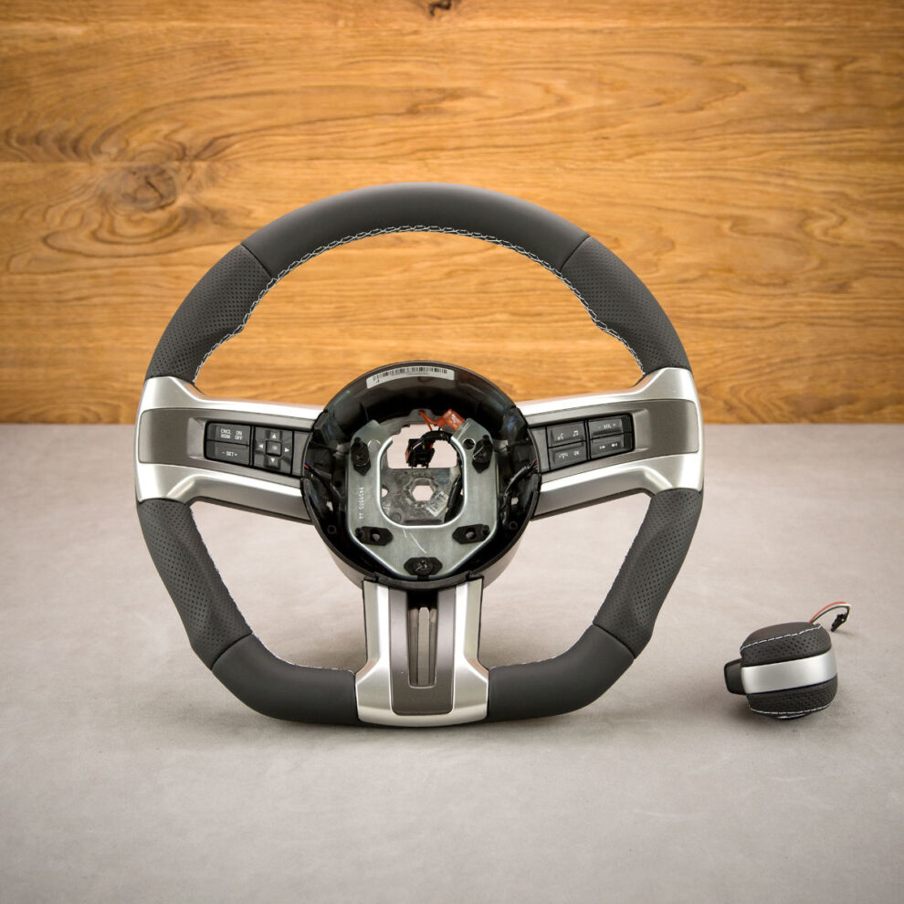 Modyfikacja i obszycie kierownicy Ford Mustang V