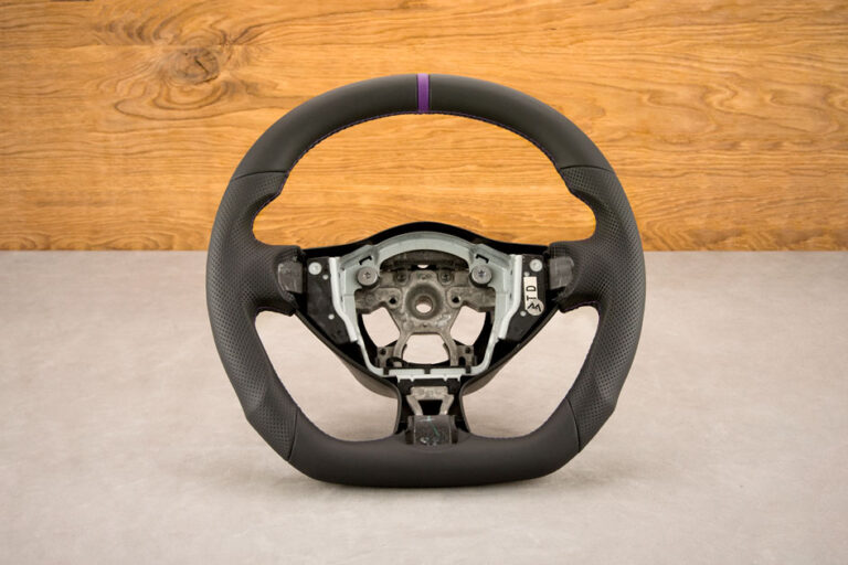 Modyfikacja i obszycie kierownicy Infiniti QX70