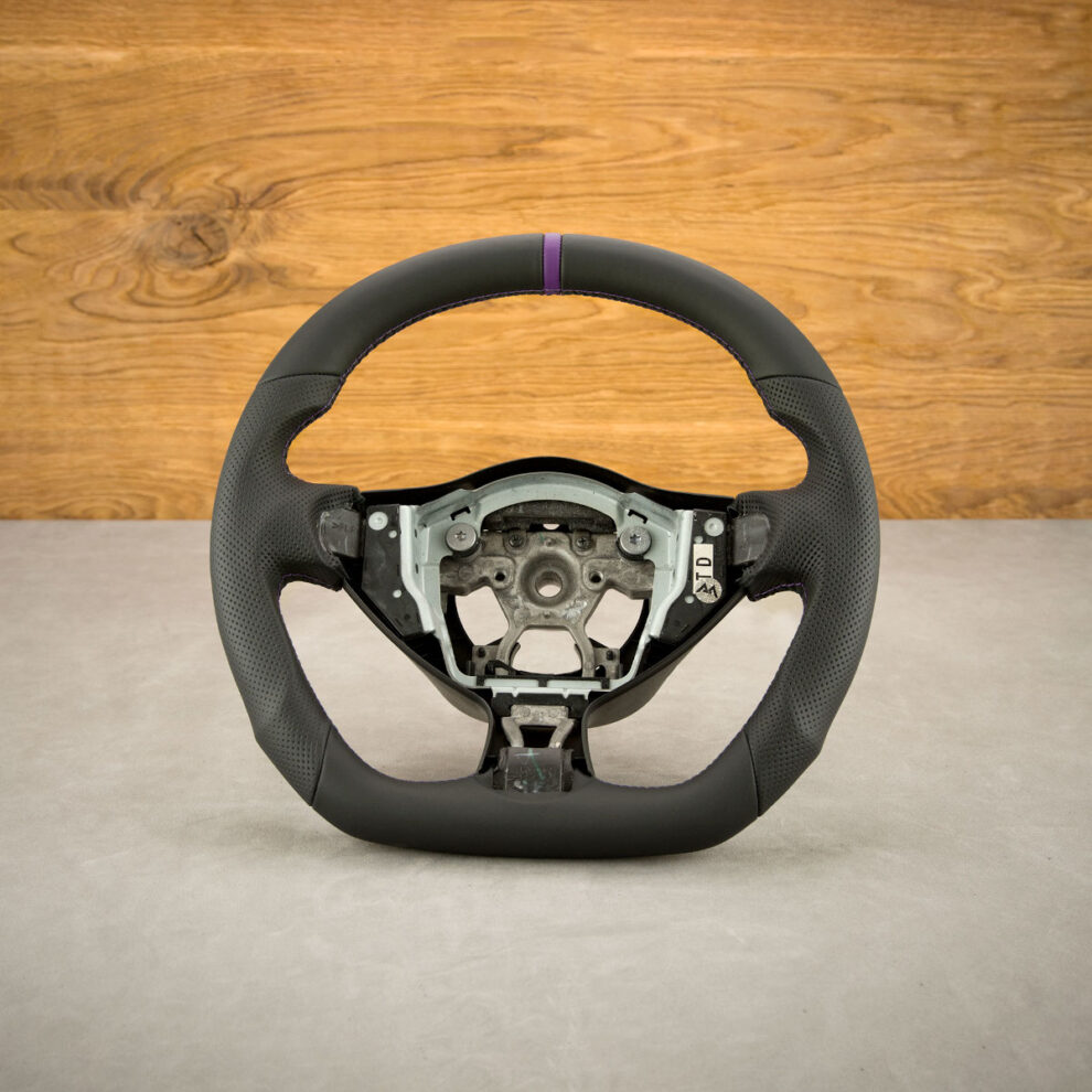 Modyfikacja i obszycie kierownicy Infiniti QX70