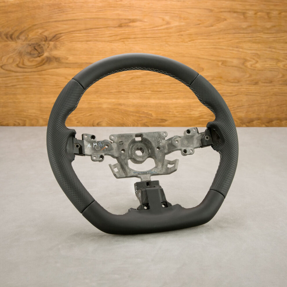 Modyfikacja i obszycie kierownicy Mazda 6