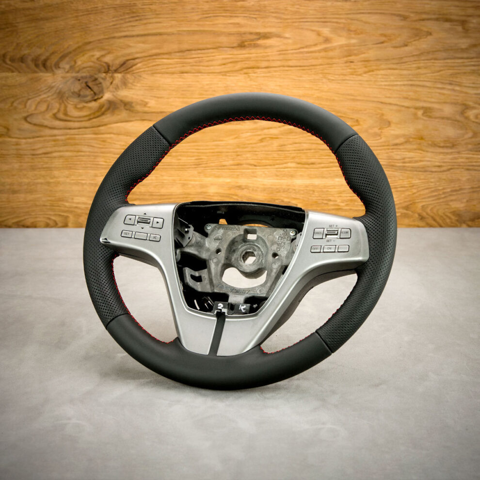 Modyfikacja i obszycie kierownicy Mazda 6
