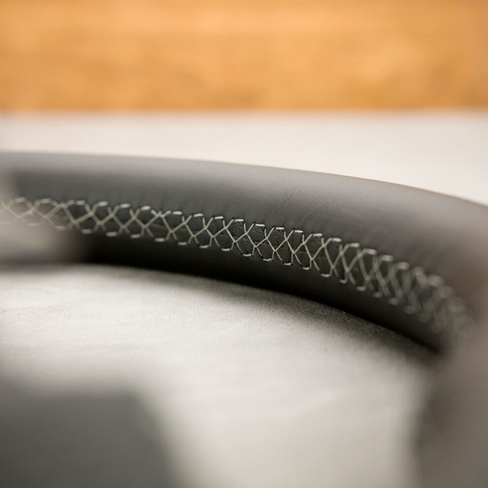 Modyfikacja i obszycie kierownicy Mazda 6