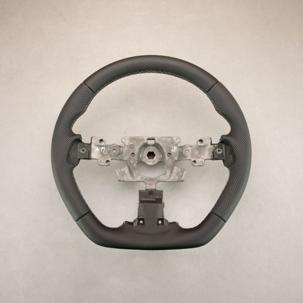 Modyfikacja i obszycie kierownicy Mazda 6