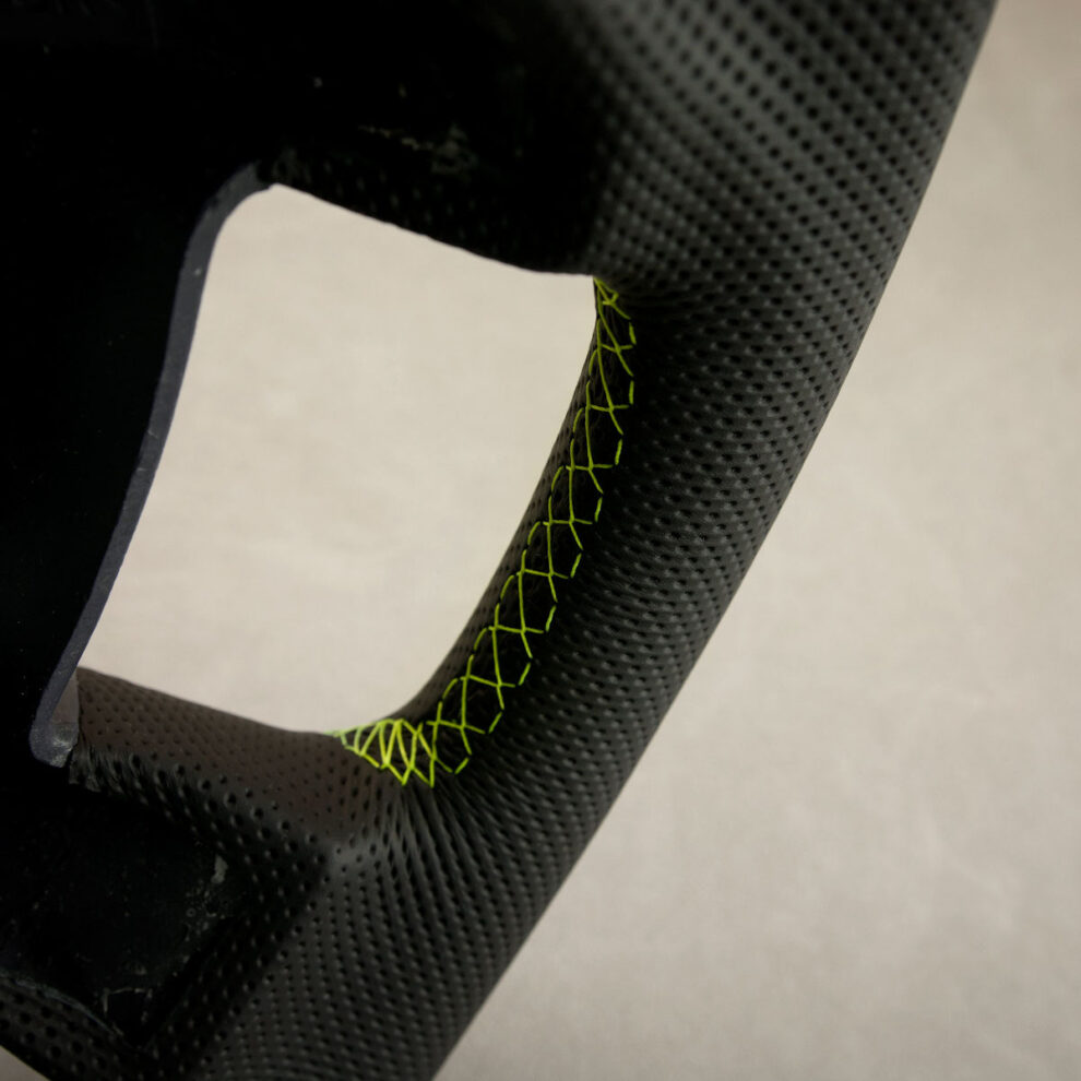 Modyfikacja i obszycie kierownicy Mercedes-Benz CLK W208