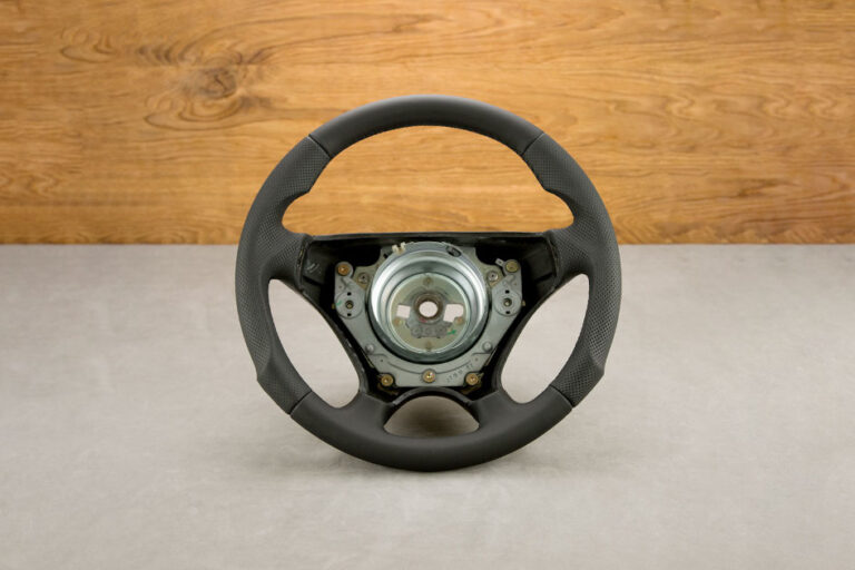 Modyfikacja i obszycie kierownicy Mercedes-Benz W124
