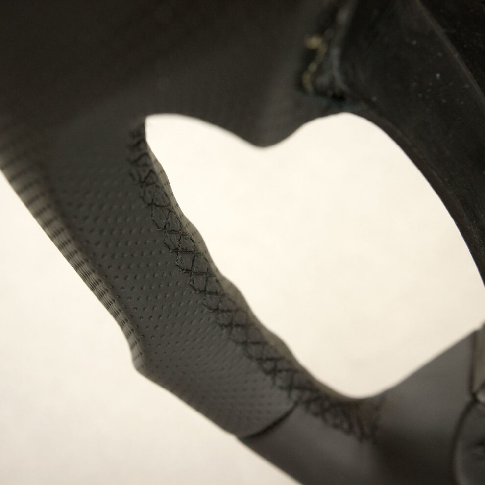 Modyfikacja i obszycie kierownicy Mercedes-Benz W124