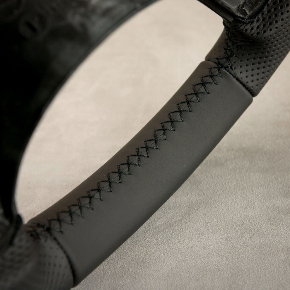 Modyfikacja i obszycie kierownicy Mercedes-Benz W204