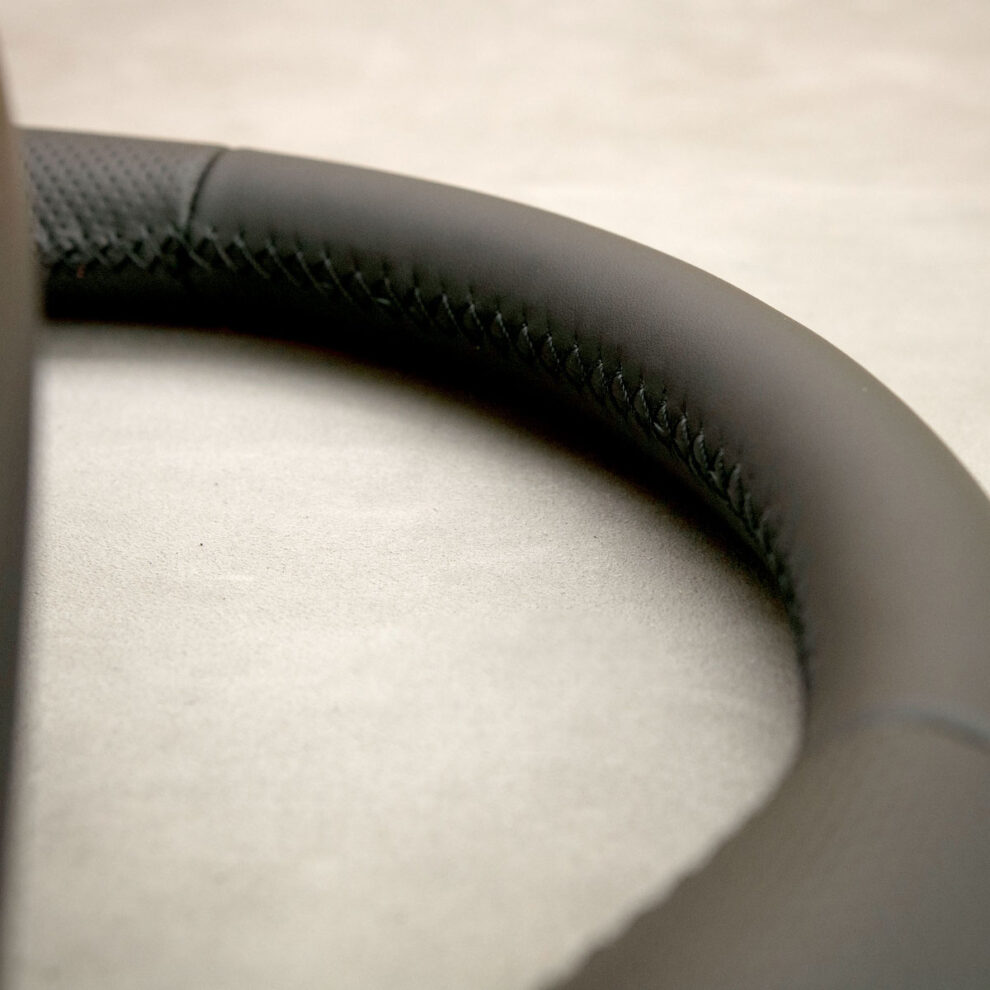 Modyfikacja i obszycie kierownicy Mercedes-Benz W204