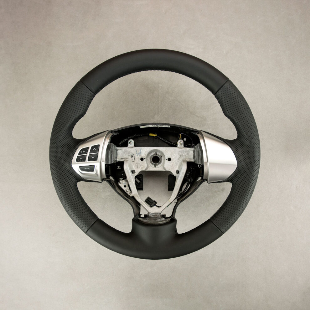 Modyfikacja i obszycie kierownicy Mitsubishi Lancer IX