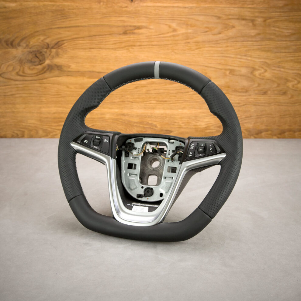 Modyfikacja i obszycie kierownicy Opel Astra J