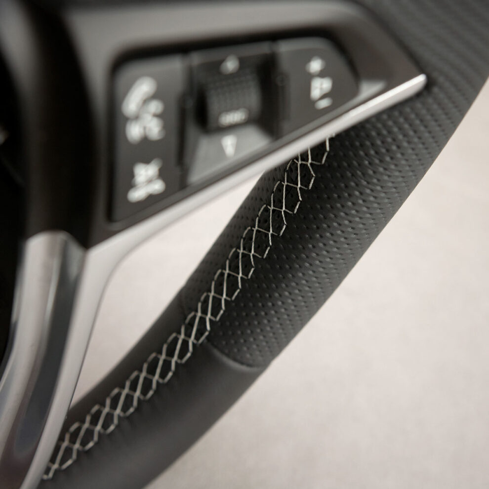 Modyfikacja i obszycie kierownicy Opel Astra J