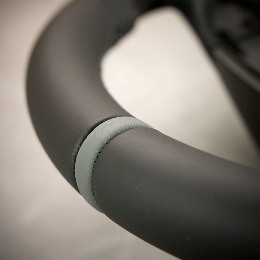 Modyfikacja i obszycie kierownicy BMW E61