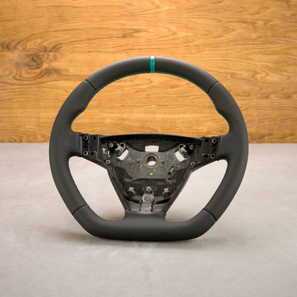 Modyfikacja i obszycie kierownicy Saab 9-3