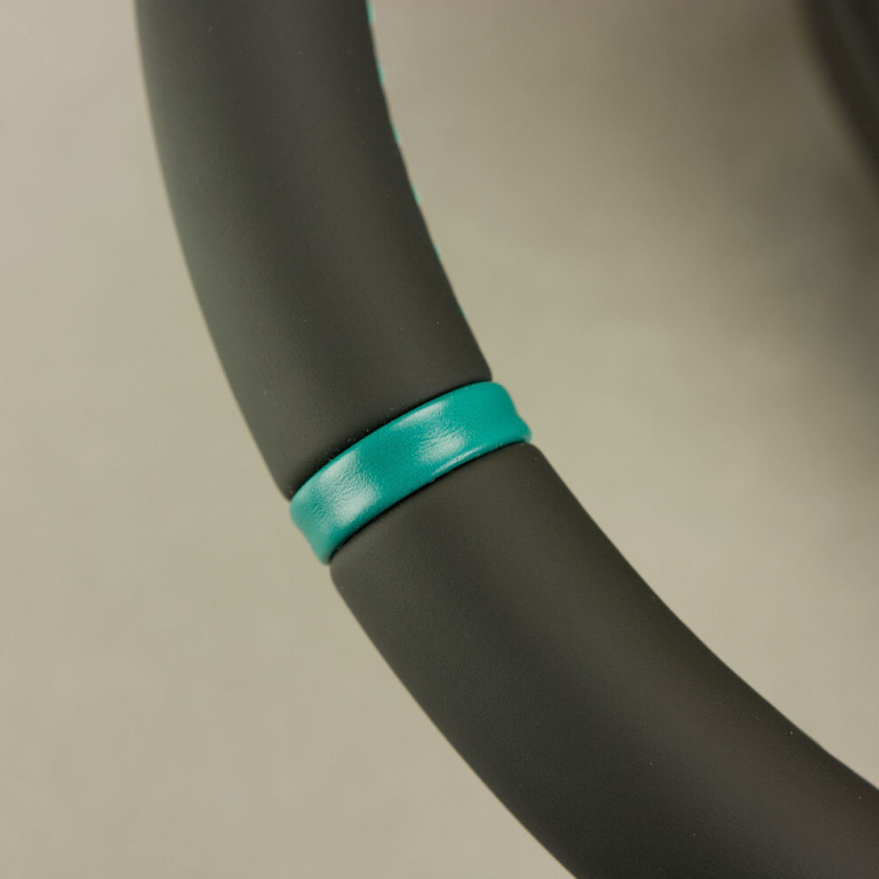 Modyfikacja i obszycie kierownicy Saab 9-3