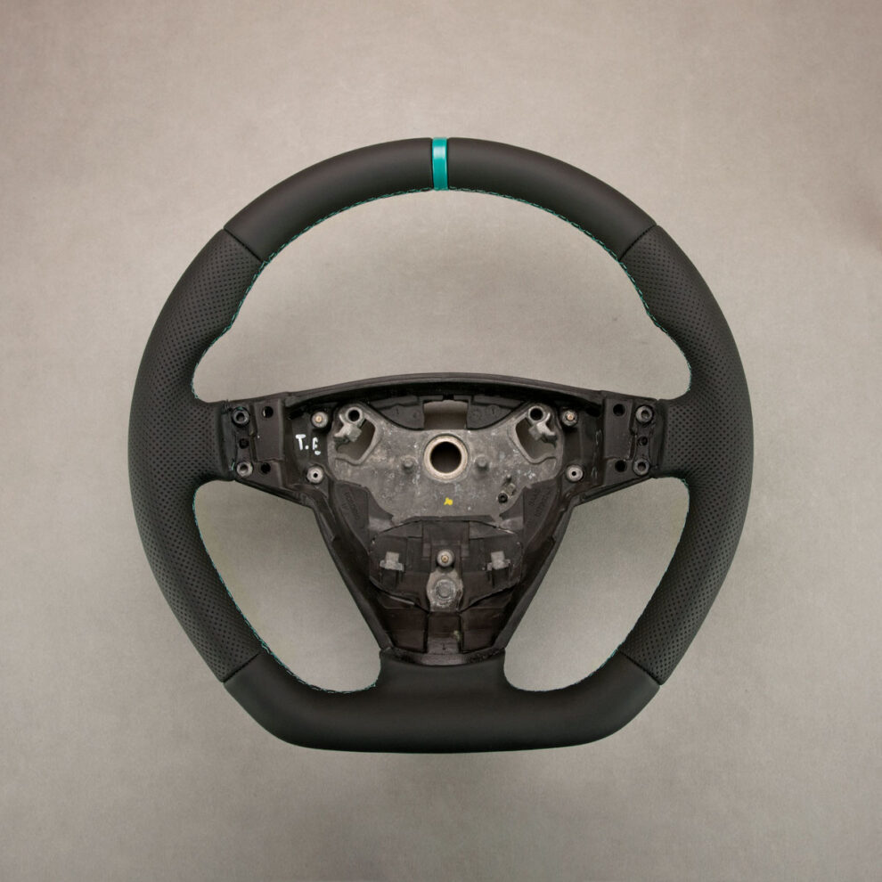 Modyfikacja i obszycie kierownicy Saab 9-3