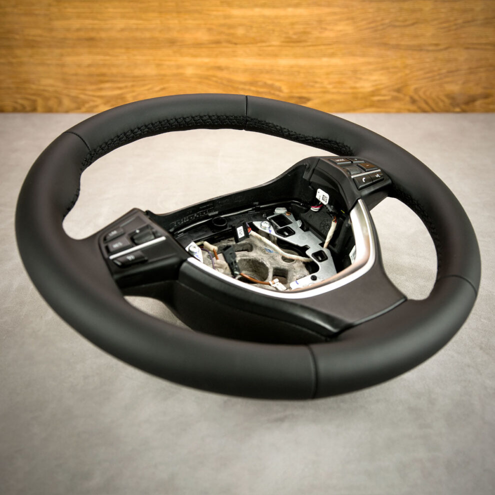 Obszycie kierownicy BMW F01