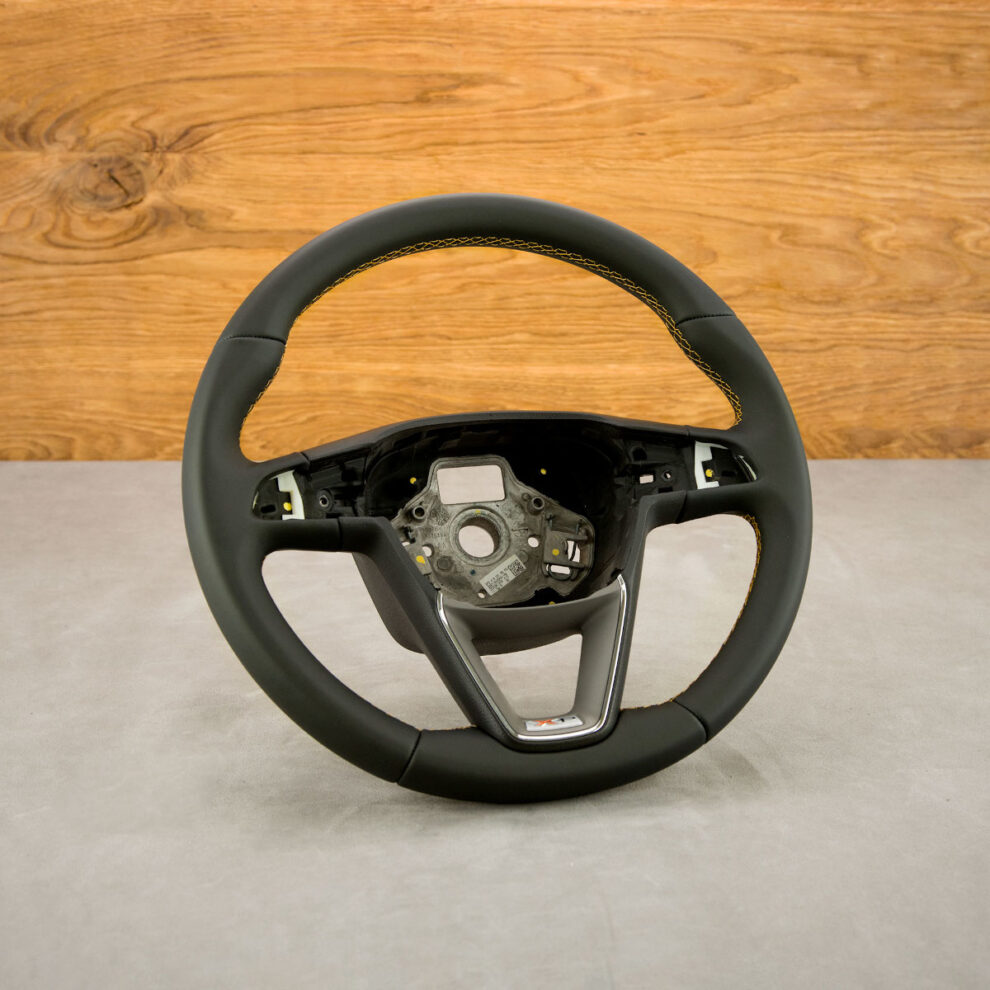 Obszycie kierownicy Seat Leon III