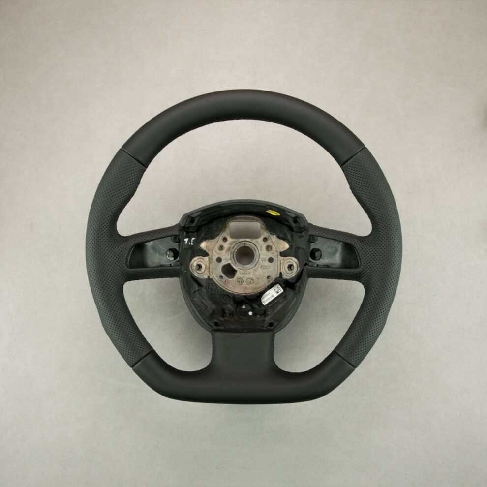 Modyfikacja i obszycie kierownicy Audi A4 B8