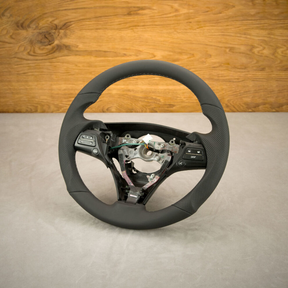 Modyfikacja i obszycie kierownicy Lexus GS