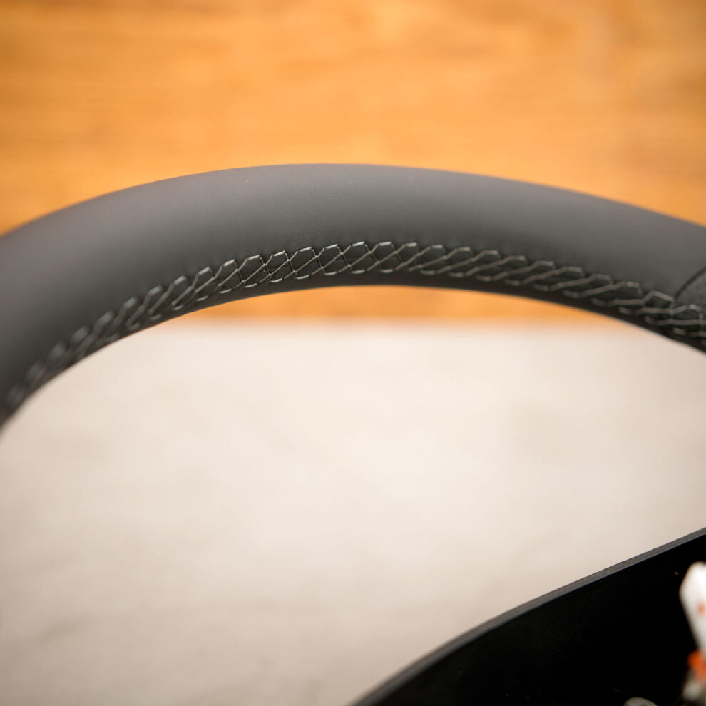 Modyfikacja i obszycie kierownicy Lexus GS