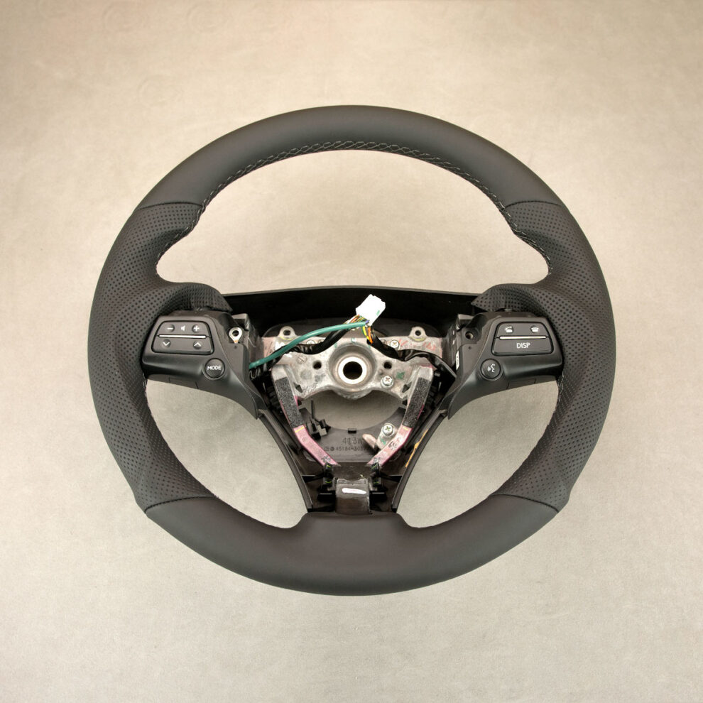 Modyfikacja i obszycie kierownicy Lexus GS