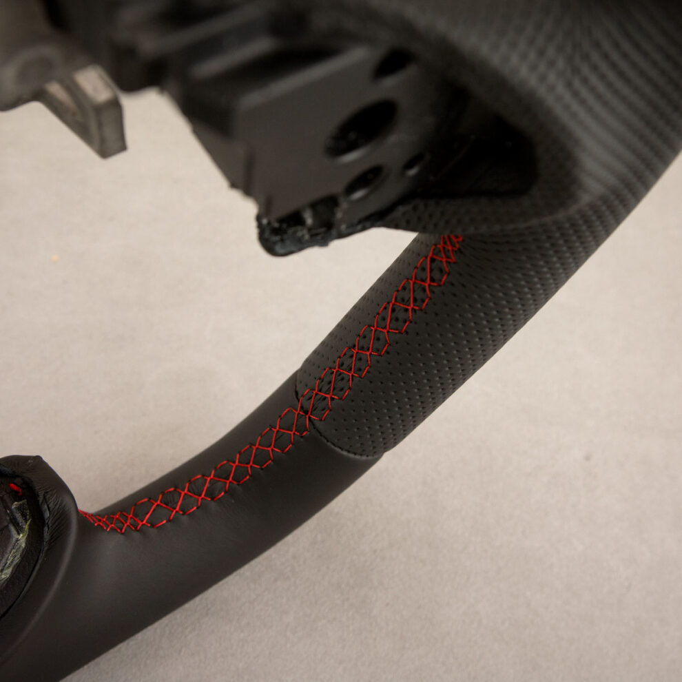 Modyfikacja i obszycie kierownicy Mitsubishi Colt