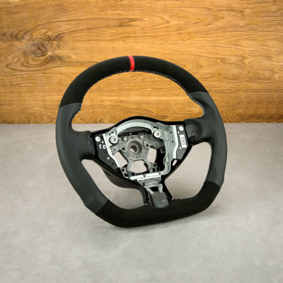 Modyfikacja i obszycie kierownicy Nissan 370Z