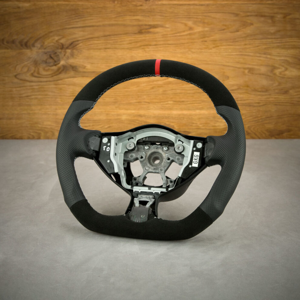 Modyfikacja i obszycie kierownicy Nissan 370Z