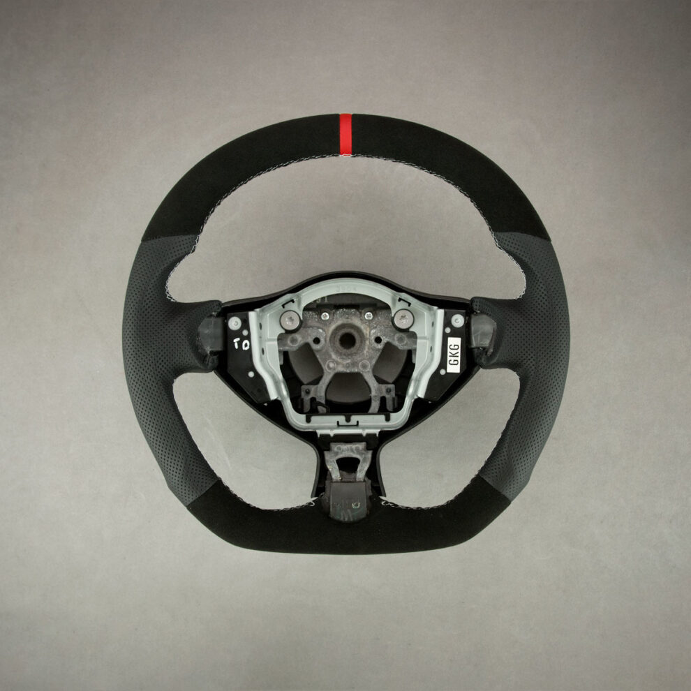 Modyfikacja i obszycie kierownicy Nissan 370Z