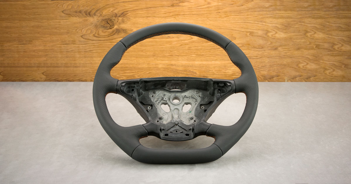 Modyfikacja i obszycie kierownicy Scania