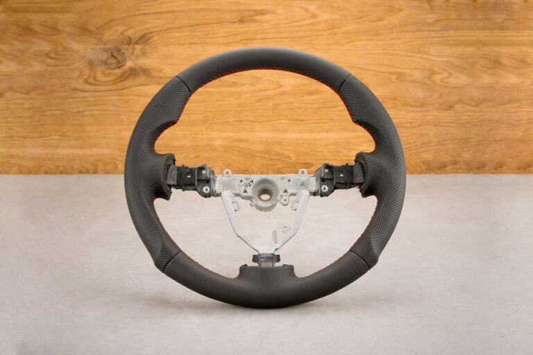 Modyfikacja i obszycie kierownicy Toyota Corolla E12