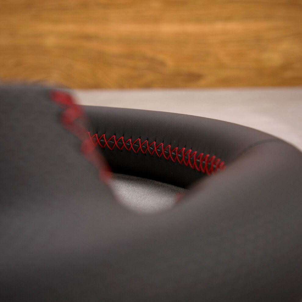 Modyfikacja i obszycie kierownicy Toyota Corolla E12