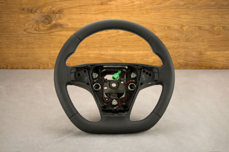Modyfikacja i obszycie kierownicy Volvo S40