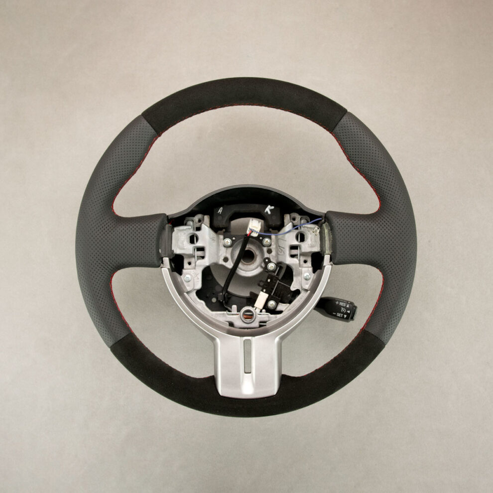 Obszycie kierownicy Subaru BRZ