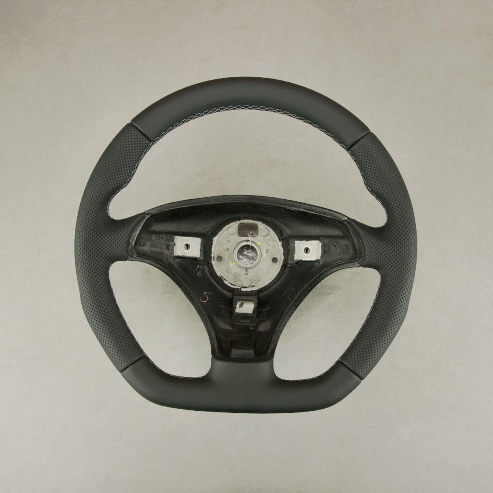 Modyfikacja i obszycie kierownicy Audi TT 8N