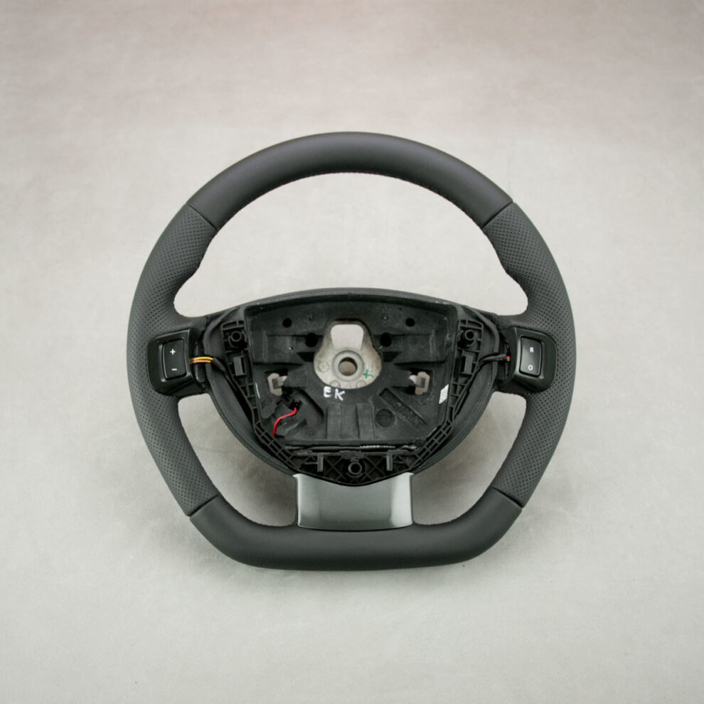 Modyfikacja i obszycie kierownicy Dacia Duster