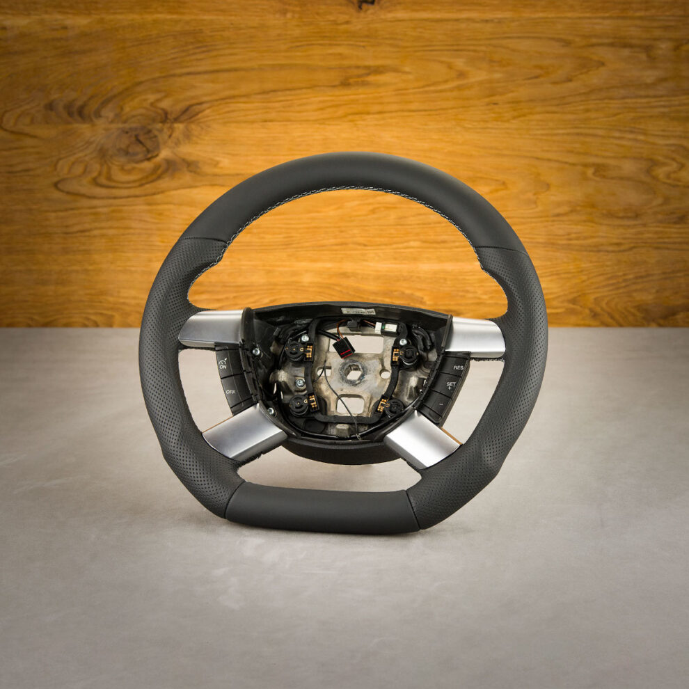 Modyfikacja i obszycie kierownicy Ford Focus Mk2