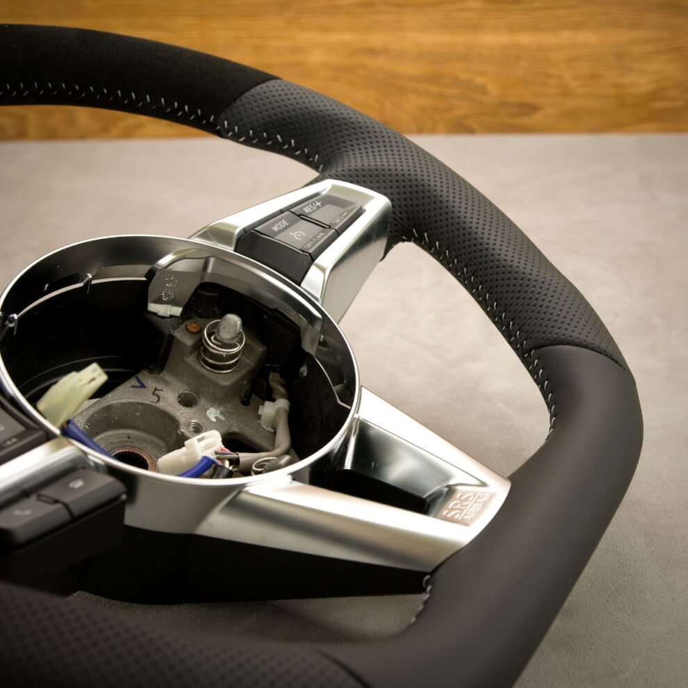 Modyfikacja i obszycie kierownicy Mazda MX5