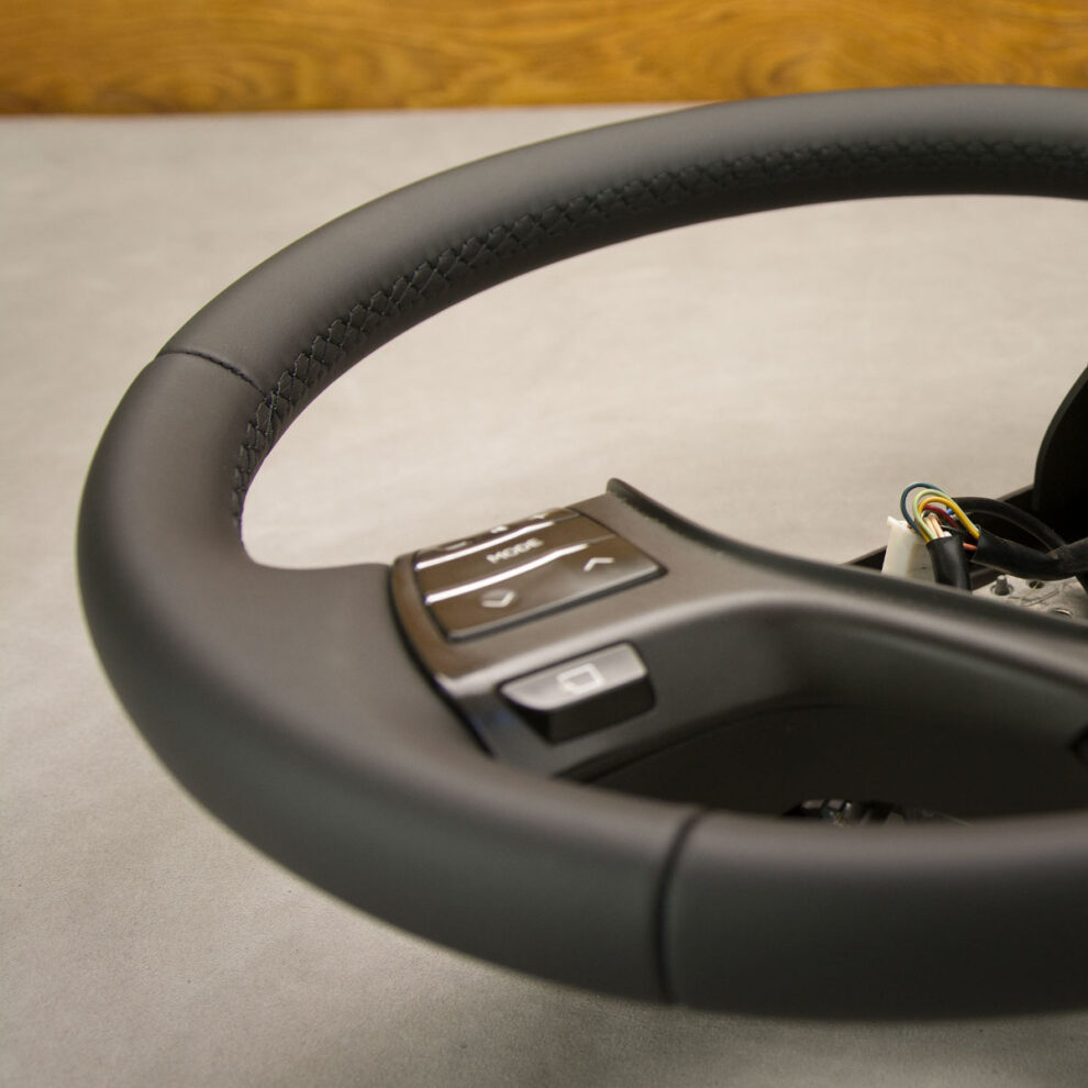 Obszycie kierownicy Lexus RX III