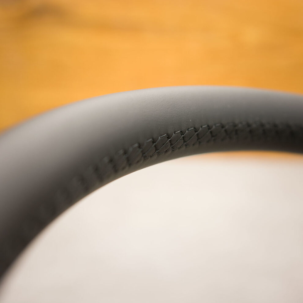 Obszycie kierownicy Lexus RX III