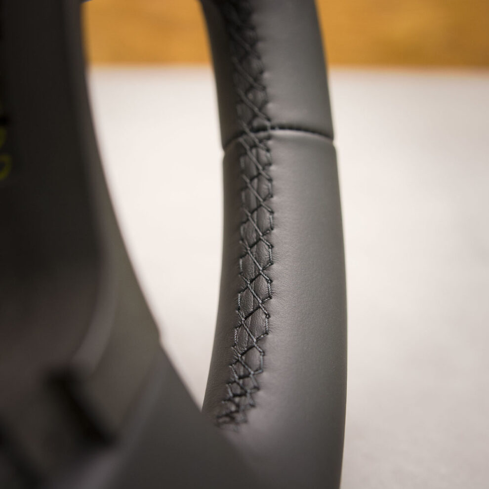 Obszycie kierownicy Lexus RX III