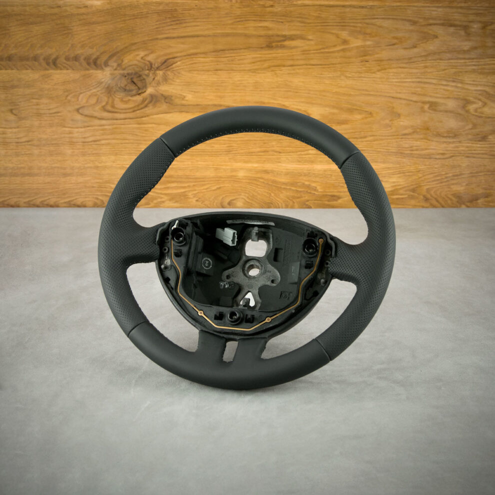 Obszycie kierownicy Renault Clio III