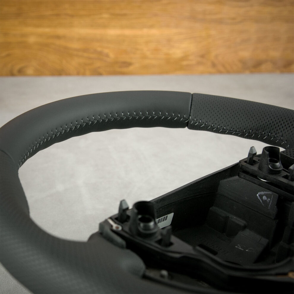 Obszycie kierownicy Renault Clio III