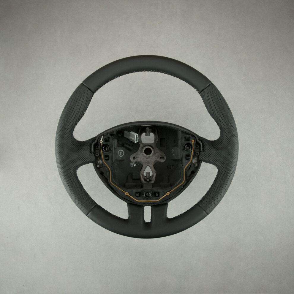 Obszycie kierownicy Renault Clio III