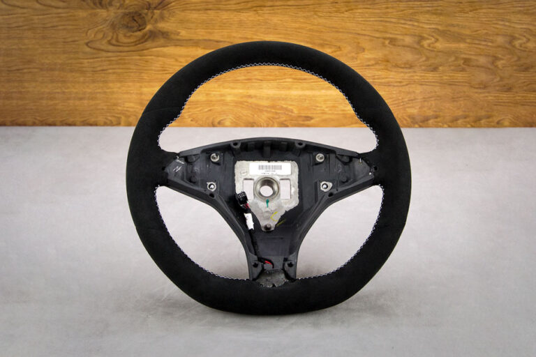 Obszycie kierownicy Tesla Model S