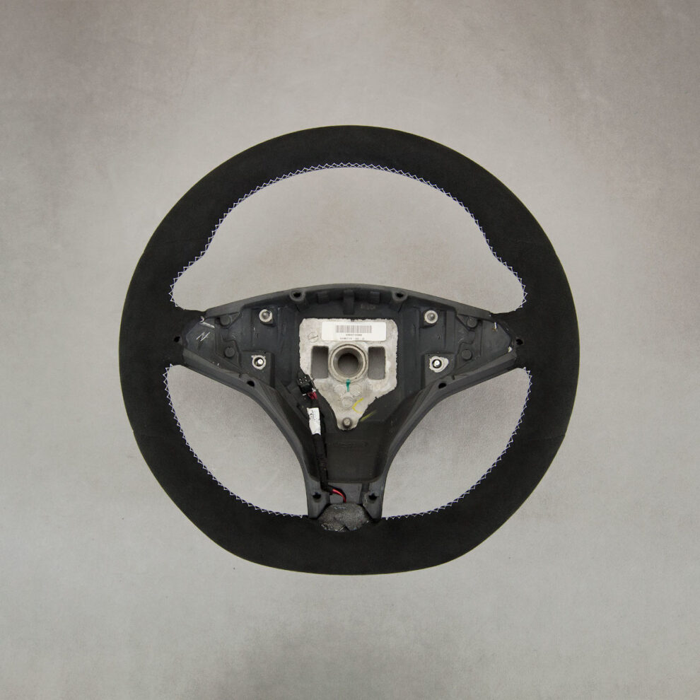 Obszycie kierownicy Tesla Model S