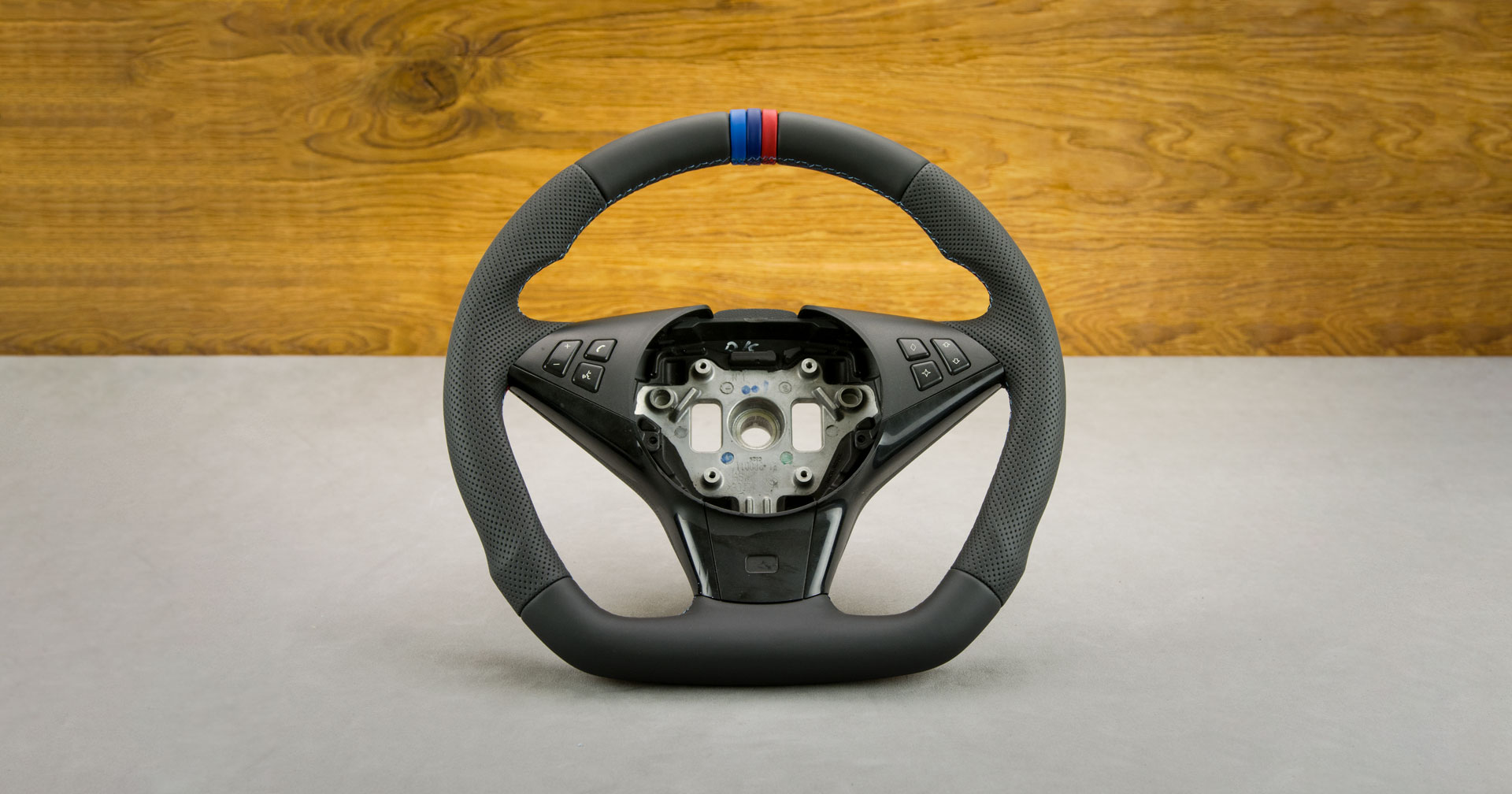 Modyfikacja i obszycie kierownicy BMW E60 M5