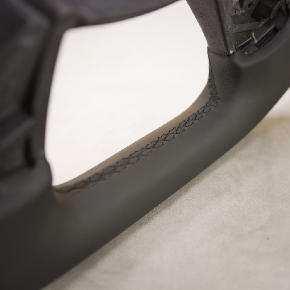 Modyfikacja i obszycie kierownicy MAN TGX