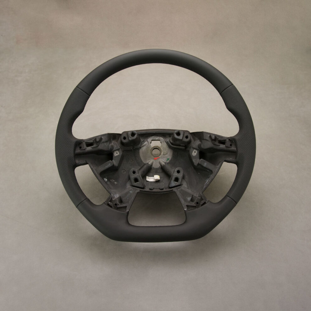 Modyfikacja i obszycie kierownicy MAN TGX