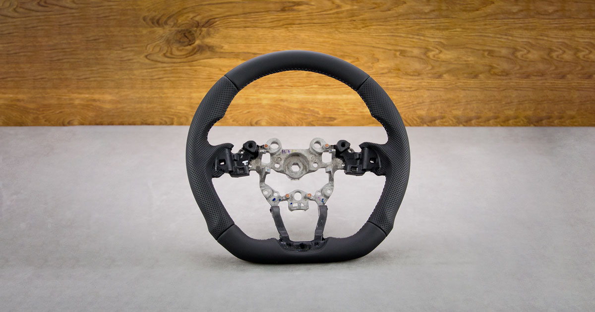 Modyfikacja i obszycie kierownicy Mazda 3